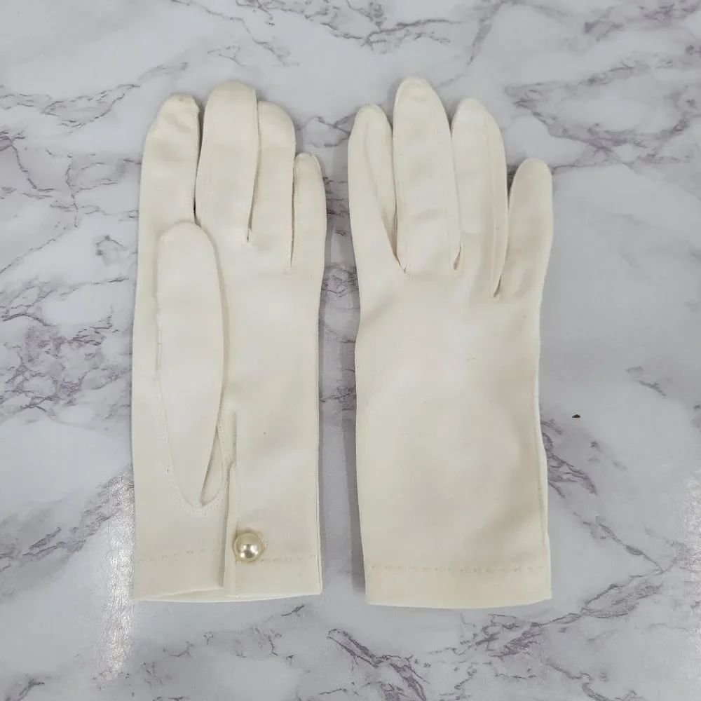 Vintage 50s Women's Off White Pearl-Button Dress Gloves